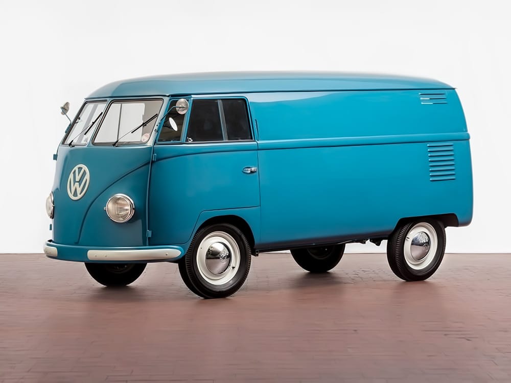 Renaissance du Half-track Fox : un VW Combi tout-terrain à chenilles ! — Be  happy. Be Combi !