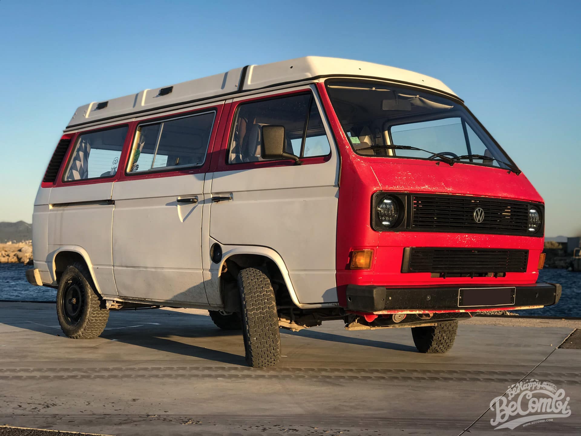 e-Bulli : Volkswagen électrifie son van Combi des 60', mais conserve son  côté vintage